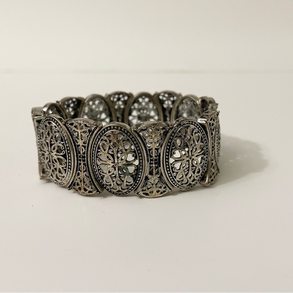 Vintage Silver Tone Filigree Stretch Bracelet - Picture 4 of 13